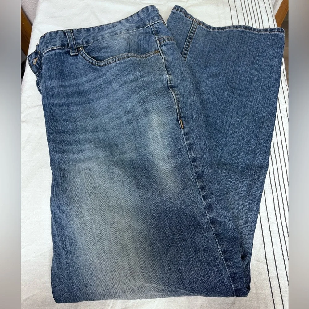 Calvin Klein‎ medium wash Straight Fit Jeans size 38x32